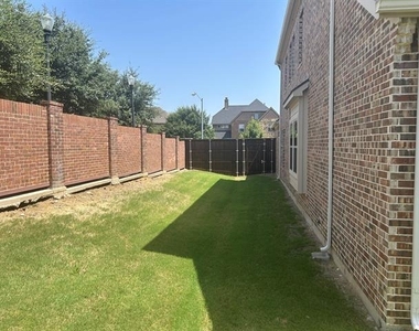 2000 Bent Creek Way - Photo Thumbnail 22
