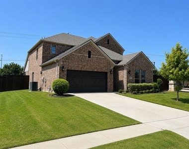 2000 Bent Creek Way - Photo Thumbnail 1