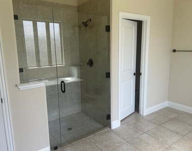 2000 Bent Creek Way - Photo Thumbnail 10