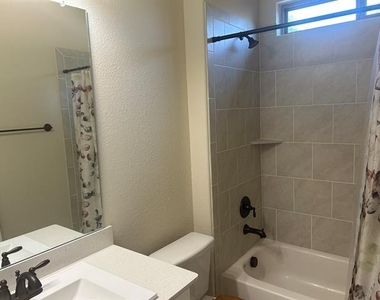 2000 Bent Creek Way - Photo Thumbnail 16