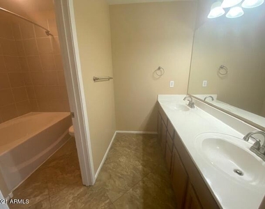 8927 E Crescent Avenue - Photo Thumbnail 26