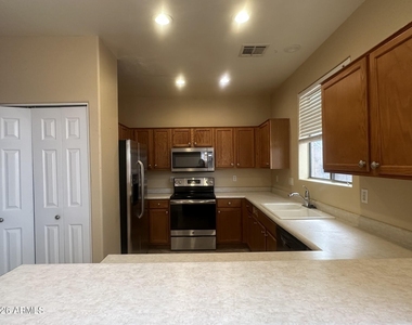 8927 E Crescent Avenue - Photo Thumbnail 14