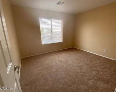 8927 E Crescent Avenue - Photo Thumbnail 30