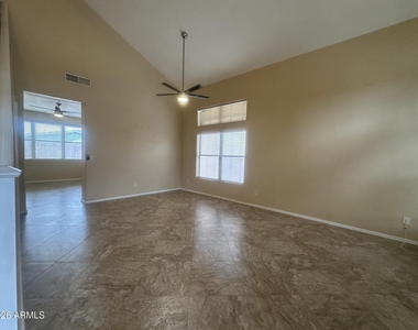 8927 E Crescent Avenue - Photo Thumbnail 4