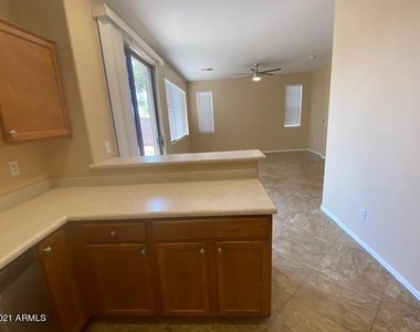 8927 E Crescent Avenue - Photo Thumbnail 19