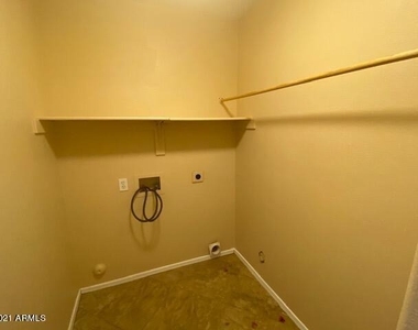 8927 E Crescent Avenue - Photo Thumbnail 33