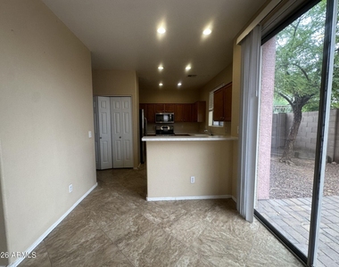 8927 E Crescent Avenue - Photo Thumbnail 12