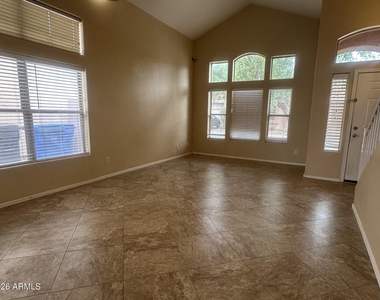 8927 E Crescent Avenue - Photo Thumbnail 9