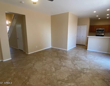 8927 E Crescent Avenue - Photo Thumbnail 11