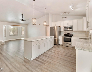 1749 N Ricardo -- - Photo Thumbnail 5