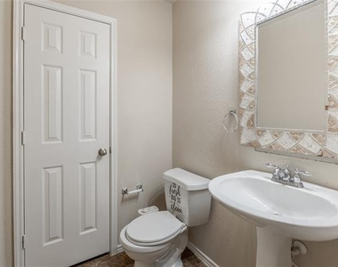 472 Grant Lane - Photo Thumbnail 6