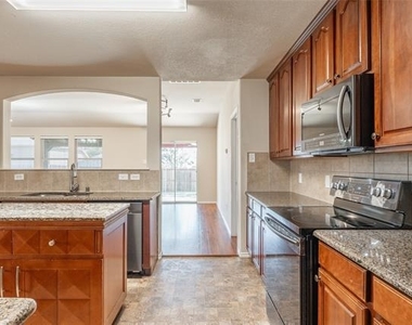 472 Grant Lane - Photo Thumbnail 11