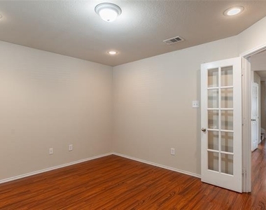 472 Grant Lane - Photo Thumbnail 4