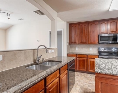 472 Grant Lane - Photo Thumbnail 9
