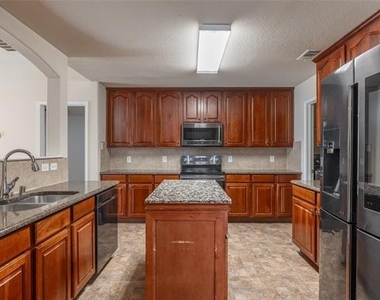 472 Grant Lane - Photo Thumbnail 8