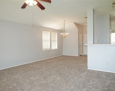 106 Starlight Drive - Photo Thumbnail 7