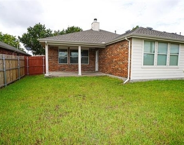 106 Starlight Drive - Photo Thumbnail 23