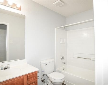 106 Starlight Drive - Photo Thumbnail 19