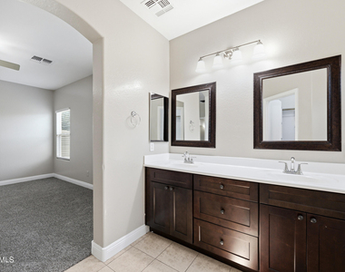 1759 W Paisley Drive - Photo Thumbnail 24