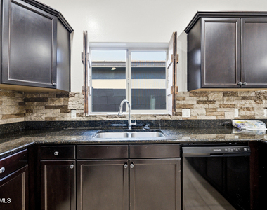 1759 W Paisley Drive - Photo Thumbnail 16
