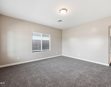 1759 W Paisley Drive - Photo Thumbnail 8
