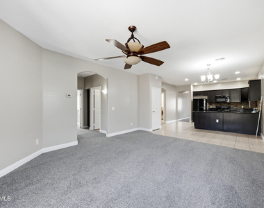 1759 W Paisley Drive - Photo Thumbnail 13