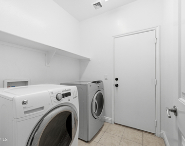 1759 W Paisley Drive - Photo Thumbnail 2