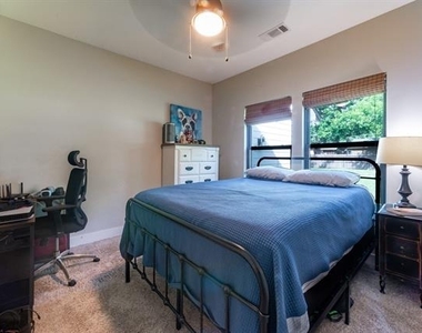 131 Lakeway Lane - Photo Thumbnail 13