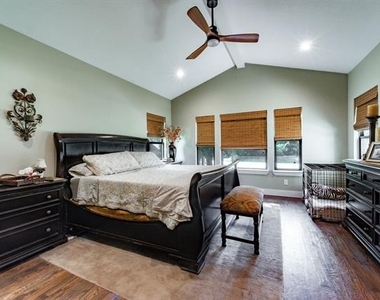 131 Lakeway Lane - Photo Thumbnail 6