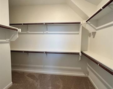 1204 Sumner Street - Photo Thumbnail 13