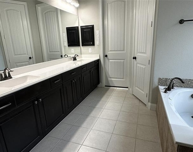 1704 Monahan Drive - Photo Thumbnail 11