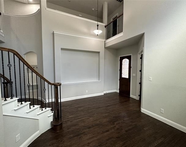 1704 Monahan Drive - Photo Thumbnail 4