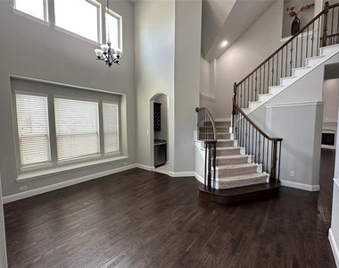 1704 Monahan Drive - Photo Thumbnail 3