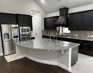 1704 Monahan Drive - Photo Thumbnail 7