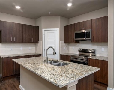 638 Fallow Drive - Photo Thumbnail 3