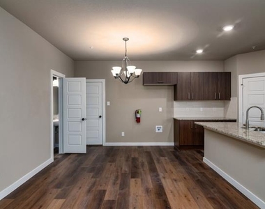 638 Fallow Drive - Photo Thumbnail 2