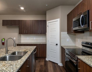 638 Fallow Drive - Photo Thumbnail 4
