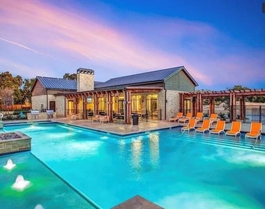 1450 Elevado Drive - Photo Thumbnail 15