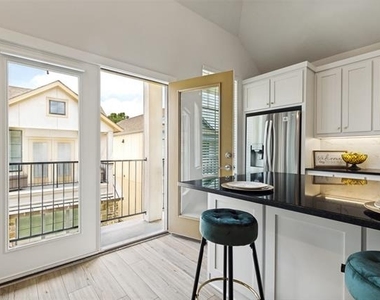8117 Radnor Road - Photo Thumbnail 13