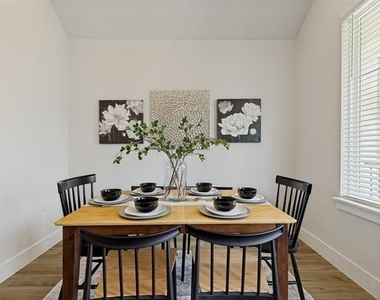 8117 Radnor Road - Photo Thumbnail 14