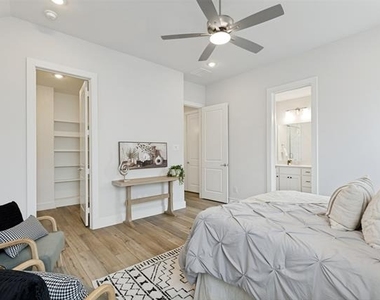8117 Radnor Road - Photo Thumbnail 17
