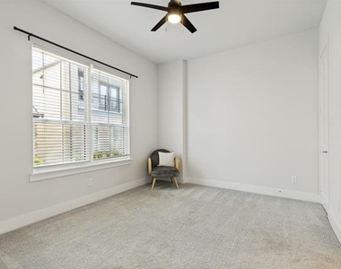 8117 Radnor Road - Photo Thumbnail 21