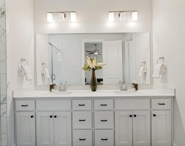 8117 Radnor Road - Photo Thumbnail 18
