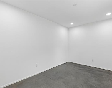 5647 Live Oak Street - Photo Thumbnail 31