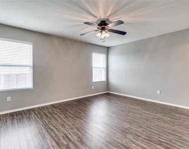 1434 S Raven Drive - Photo Thumbnail 11