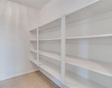 1434 S Raven Drive - Photo Thumbnail 12