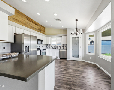 18333 E Sunnydale Drive - Photo Thumbnail 5