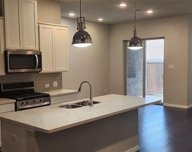 8313 Oxalis Lane - Photo Thumbnail 4