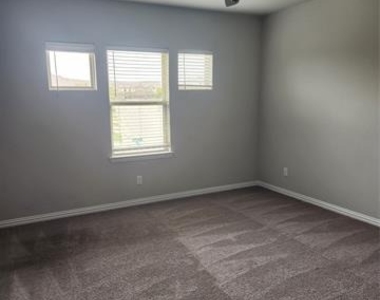 8313 Oxalis Lane - Photo Thumbnail 6
