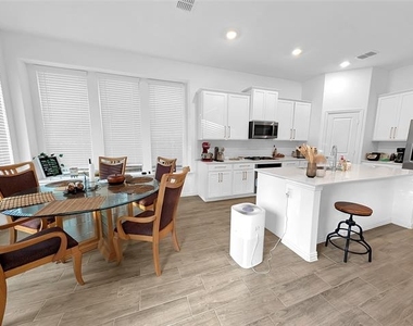 8005 Lindheimer Lane - Photo Thumbnail 4